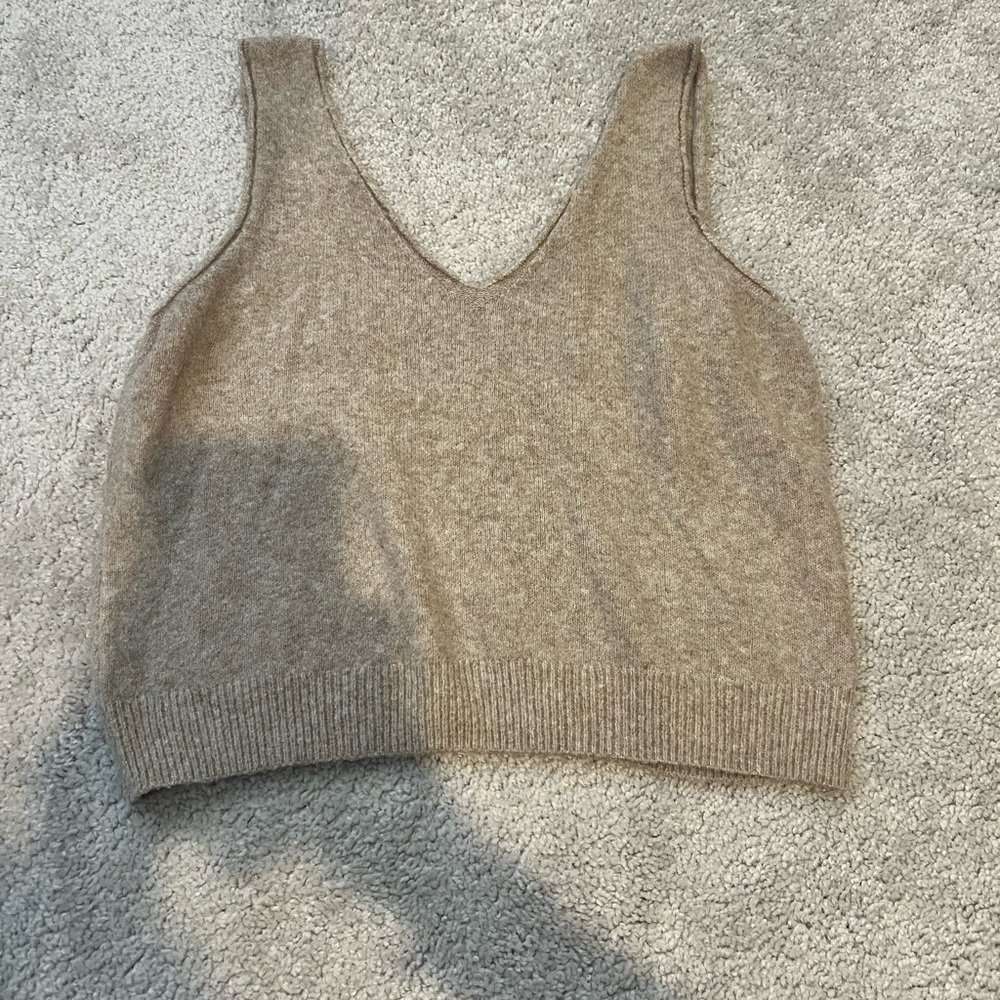 Tahari Beige Knit Sleeveless Top